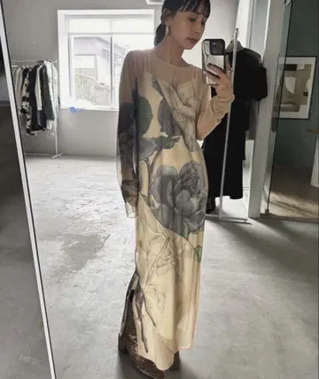 UND SKETCH FLOWER SKIN DRESS 아메리빈티지