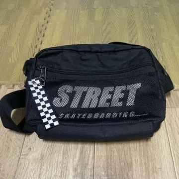 BROWNY STREET 메쉬 숄더백 블랙