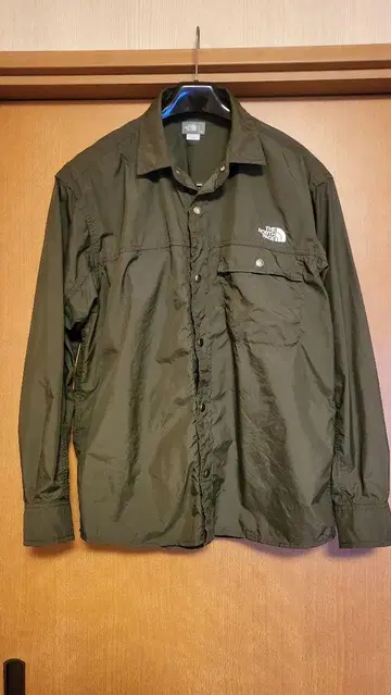 THE NORTH FACE M 사이즈 나일론 자켓 올리브