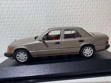 미니챌린스 메르세데스 400 E IV 1992