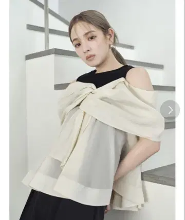 FRAY I.D 프레이 아이디 컷 콤비 페플럼 탑