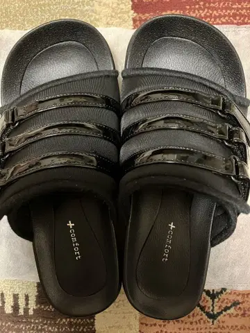 comfort 블랙 스트랩 샌들 미들 힐
