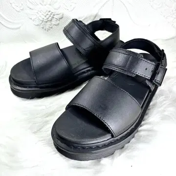 새상품급 Dr.Martens 닥터마틴 VOSS QUAD 가죽 샌들