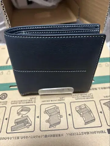 네이비 가죽 접이식 지갑