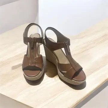 MICHEAL KORS 웨지 샌들 미사용품