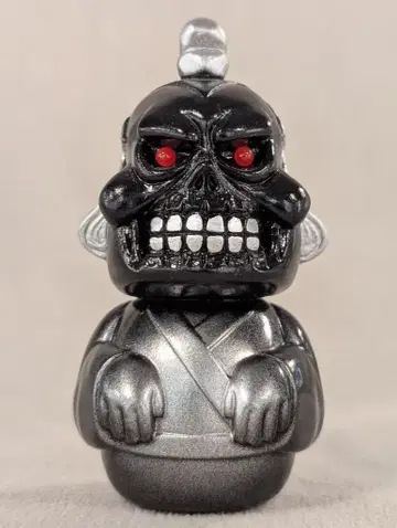 SKULL TOYS 증정품 오바케보네 블랙 성형