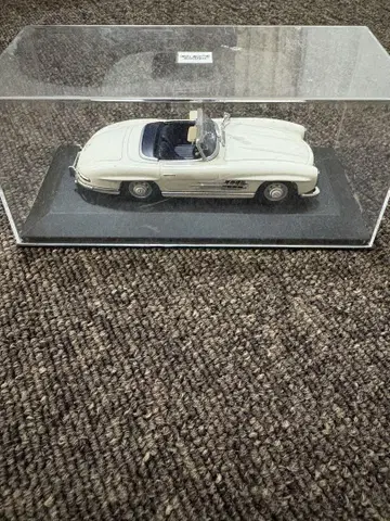 메르세데스 벤츠 300SL 1/18 스케일 미니카
