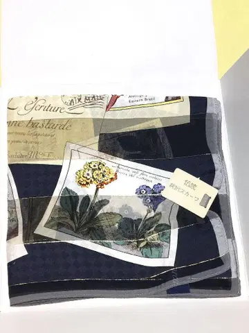미사용 새상품 Marca 롱 스카프 네이비 컬러 꽃무늬