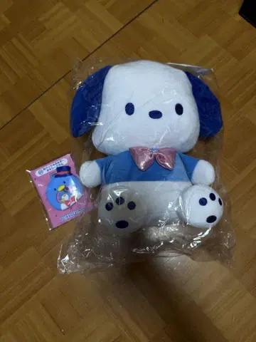 포차코(봉제 인형), 턱시도 샘(캔뱃지 홀더)