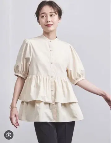 UNITED ARROWS 펄 모티브 개더 숏 슬리브 블라우스