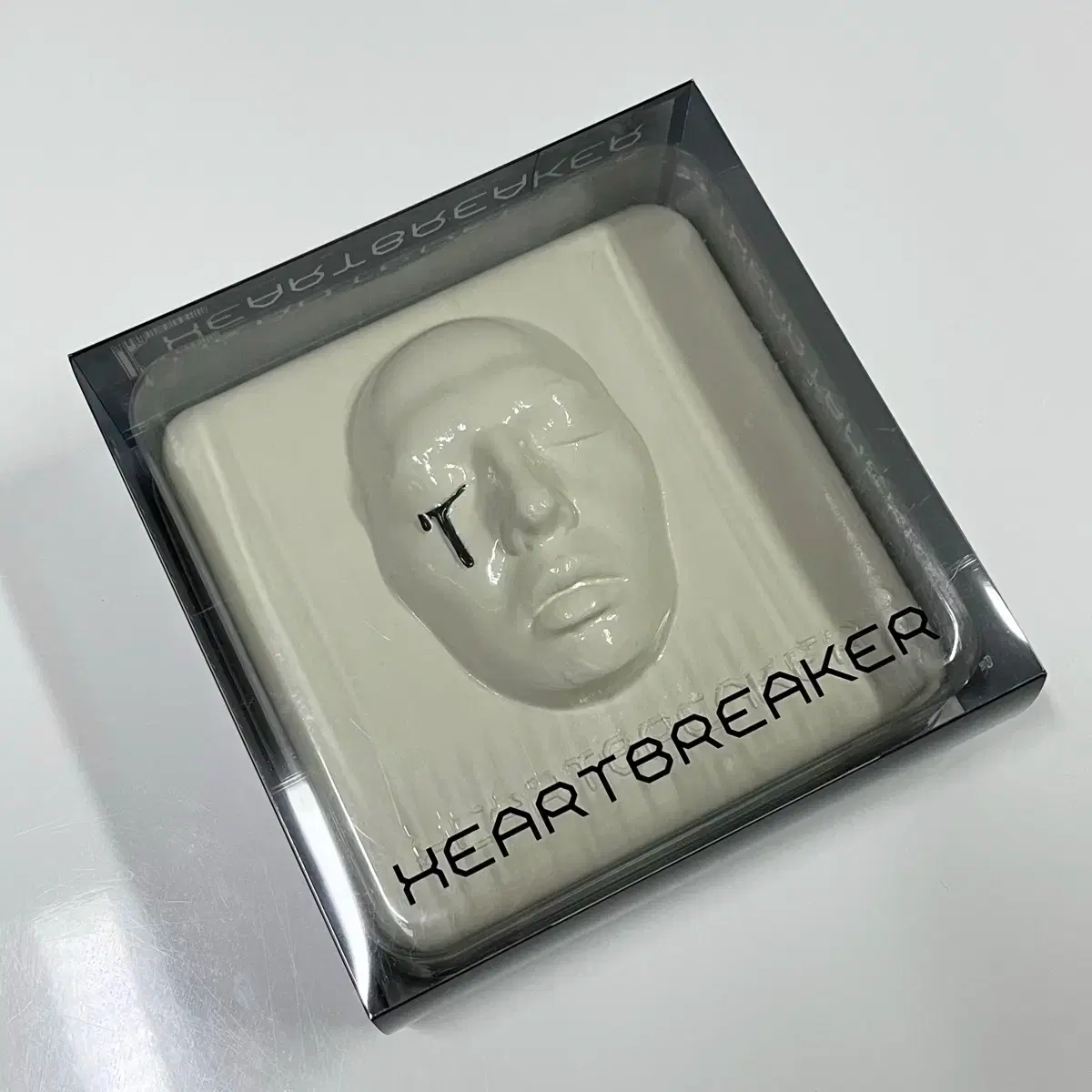 G-DRAGON HEARTBREAKER 韓国版CD 直筆サイン入り G-DRAGON HEARTBREAKER 韓国版CD 直筆サイン入り G-DRAGON