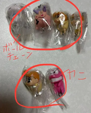 크레용 신짱(짱구는 못말려(크레용 신짱))을 집어 연결하고 있습니다.