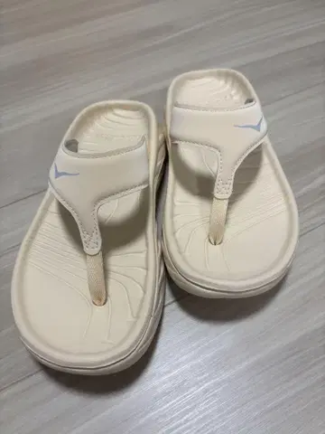 HOKA ONE ONE 리커버리 샌들