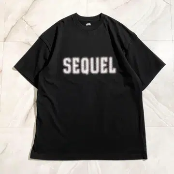 A15999 새상품급 시퀄 프론트 로고 티셔츠 블랙 XL