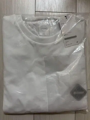 엠블럼 포켓 티셔츠