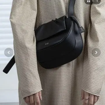 lawgy 러브지 플랩 개더 숄더백 블랙