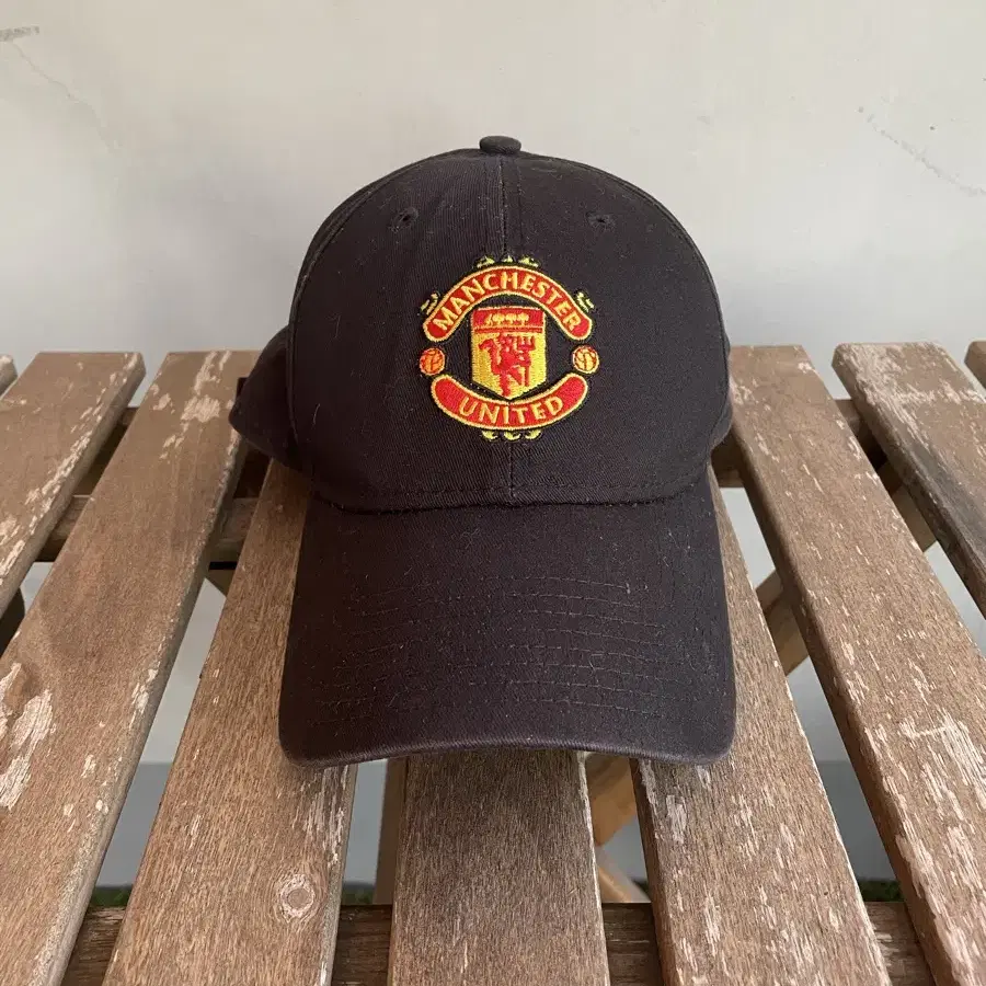 NEW ERA | 뉴에라 Vintage New Era Manchester U Ball Cap on