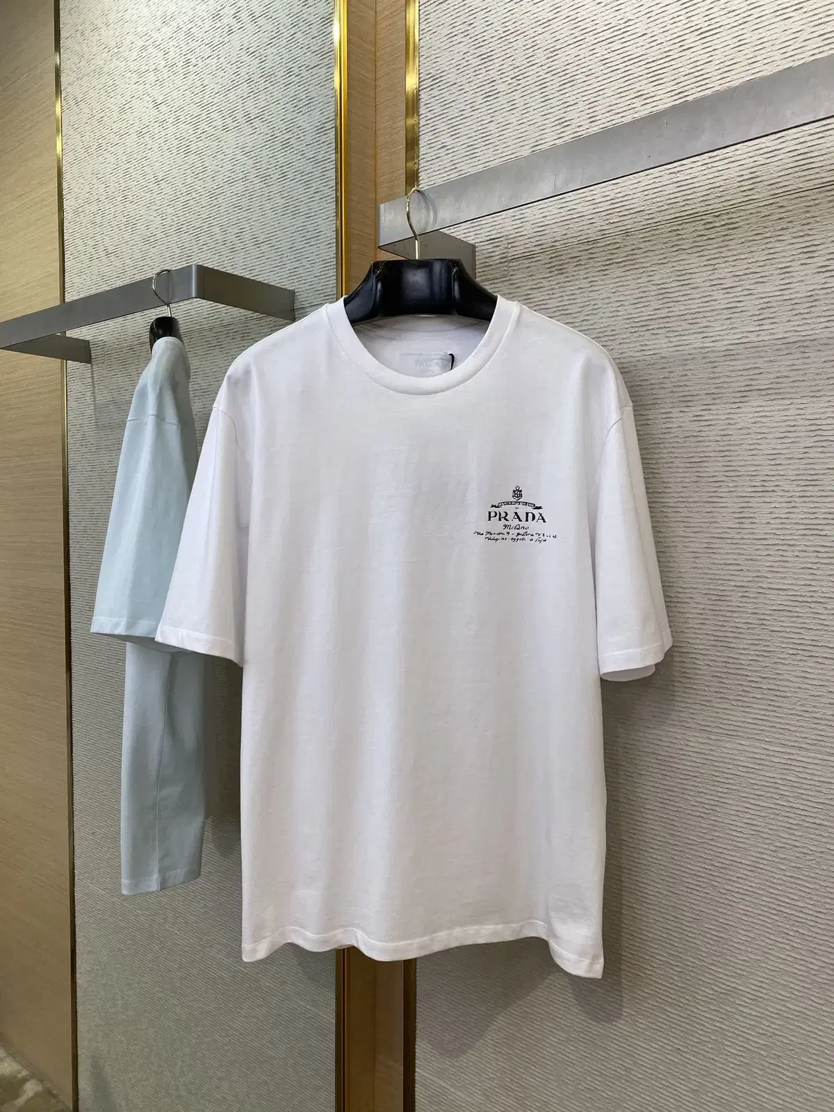프라다 남녀공용 여름용 영문로고 반팔 티셔츠 화이트