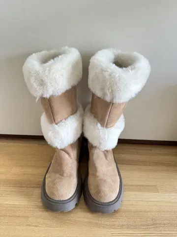 베이지 스웨이드 퍼 롱 부츠