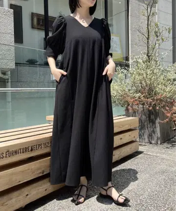 아파트 바이 롤리스 백산 원피스