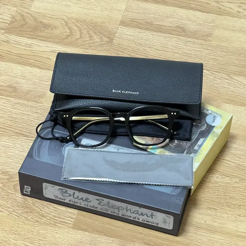 Blue Elephant Glasses (Pre-renewal) Andy Black on Bunjang