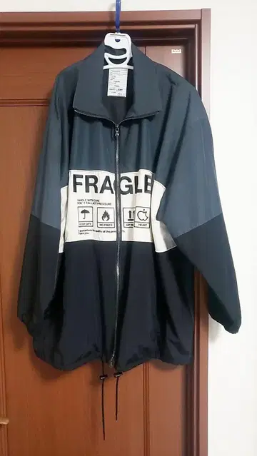 SHAREEF 별주 FRAGILE 지퍼 블루종 나일론 자켓