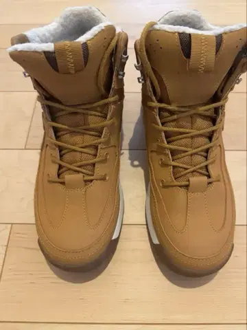 라코스테 URBAN BREAKER 25.0 카멜