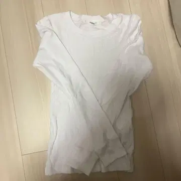 히가시하라 아키 FORME 리브 니트 화이트 형태