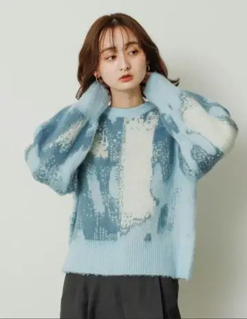 센스 오브 플레이스 뉘앙스 패턴 니트 스웨터 블루