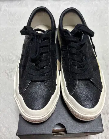 CONVERSE ADAMETROPE 콜라보 블랙 가죽 스니커즈