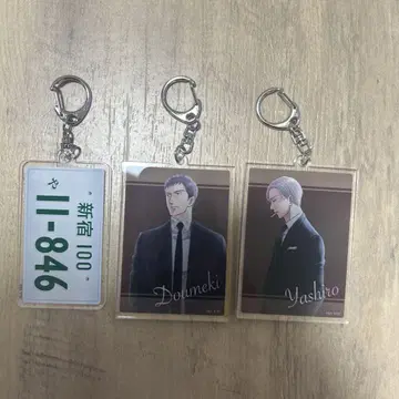 야시로 모모키 아크릴 키링 지저귀는 새는 날지 않는다