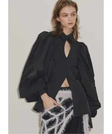 25SS 마키스 슬릿 볼륨 슬리브 블라우스
