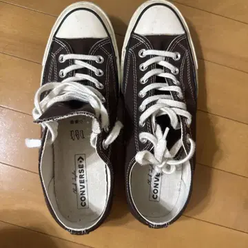 CONVERSE 브라운 스니커즈