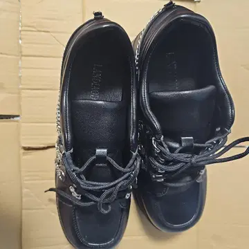 블랙 통굽 캐주얼 슈즈, 체인 장식