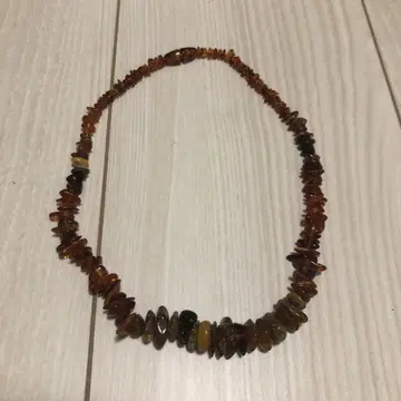 앰버 비즈 목걸이 브라운 계열