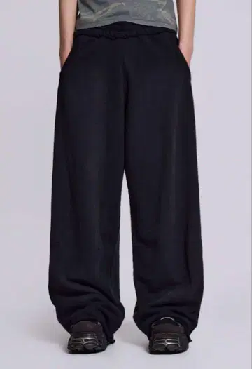 지친 런던 블랙 루즈핏 몬스터 조거 팬츠