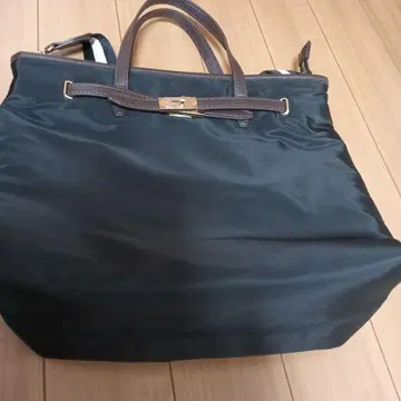 쉽스 라인 테이프 숄더 포함 A4 토트 1회 사용