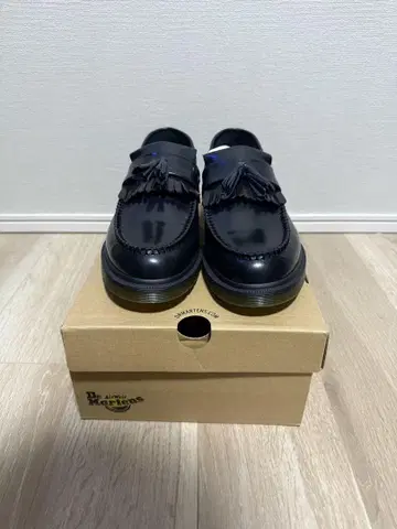 Dr. Martens ADRIAN 블랙 로퍼