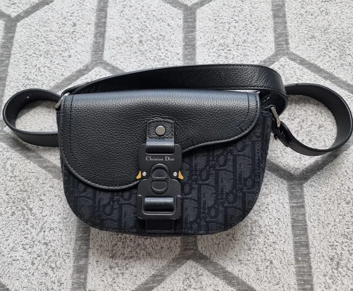 Dior Oblique Saddle Mini Flap Messenger Crossbody Bag Black 2adca435yks