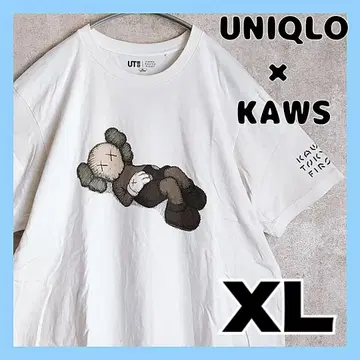 유니클로 KAWS 콜라보 반팔 티셔츠 화이트 XL