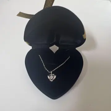 스톤마켓 오픈 하트 실버 목걸이