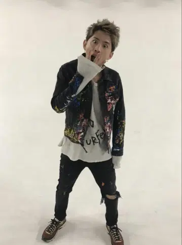 ONE OK ROCK Taka 착용 스플래쉬 페인트 데님 자켓