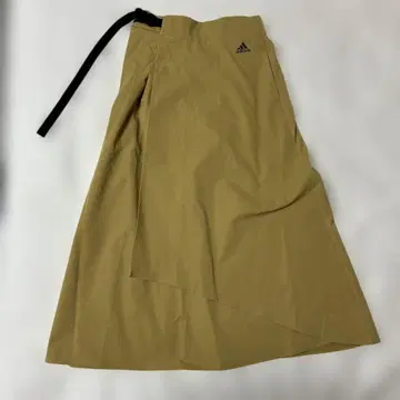 아디다스 PRSVE 루즈핏 랩스커트