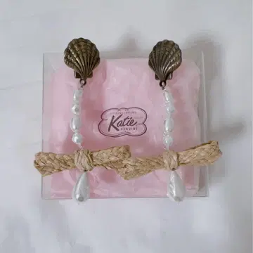 katie 쉘 귀찌