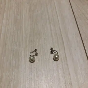 화이트 펄 후크 귀걸이