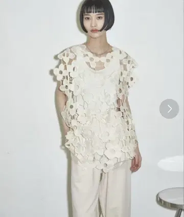 THE YOn 플라워 레이스 슬리브리스 튜닉