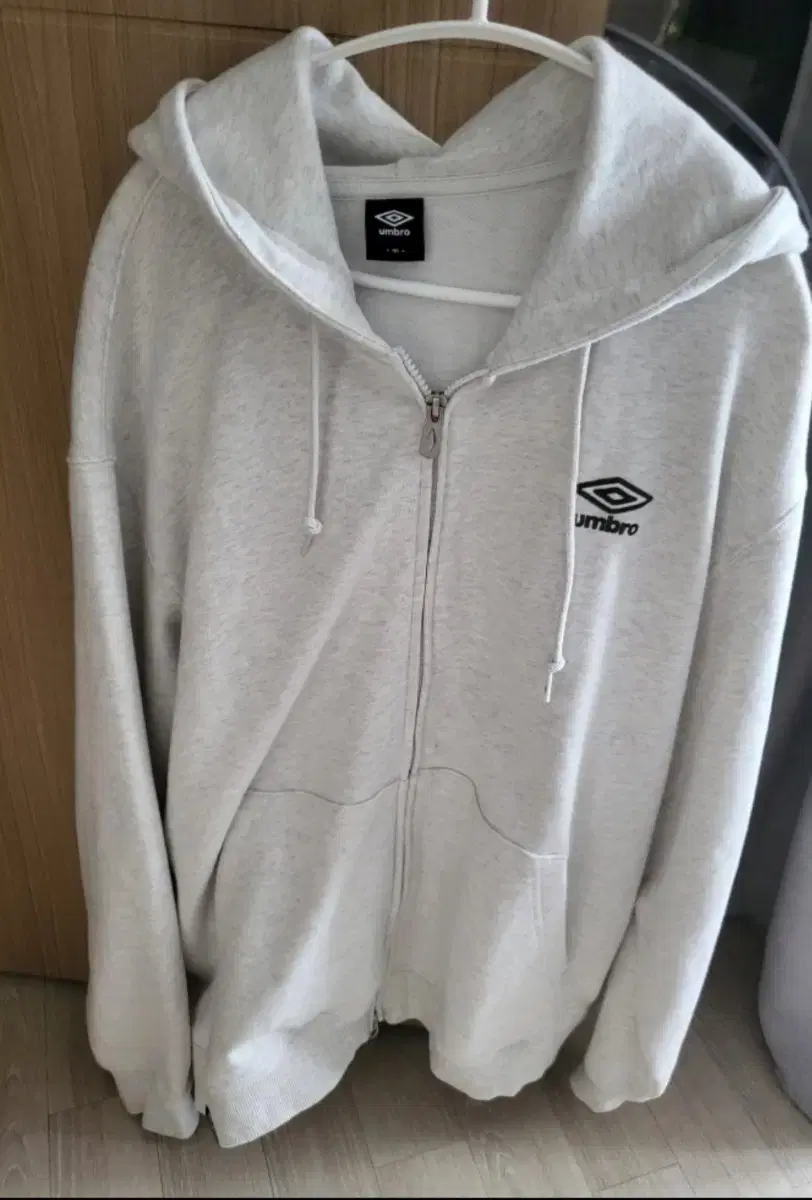 Umbro Hooded Zip-Up