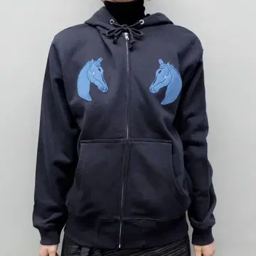 Labyrins Dont Cry Horse Zip Hoodie 네이비