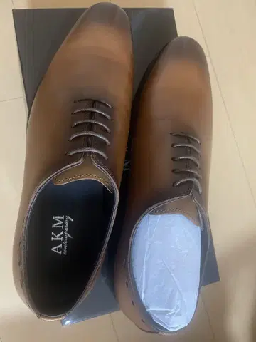 AKM Contemporary 스무스 가죽 신발