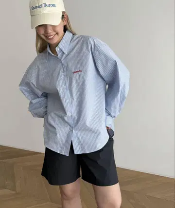 캐널진 Elmar 가슴 자수 스트라이프 셔츠
